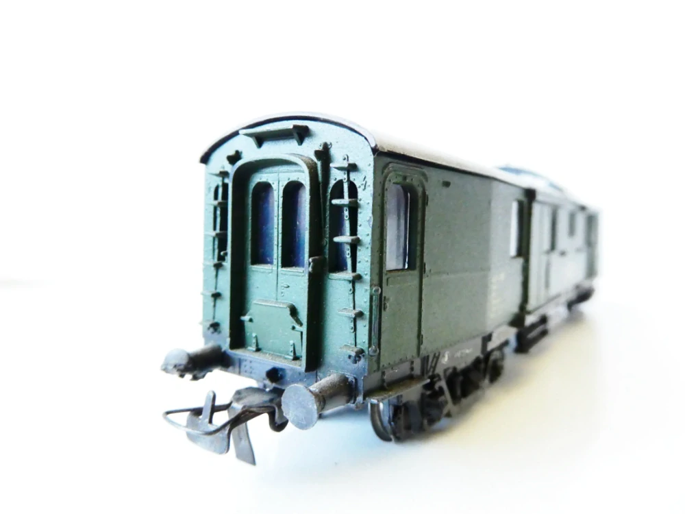 H0 SCHICHT Zavazadlový vůz 621-038 DR PĚKNÝ STAV OSVĚTLENÝ