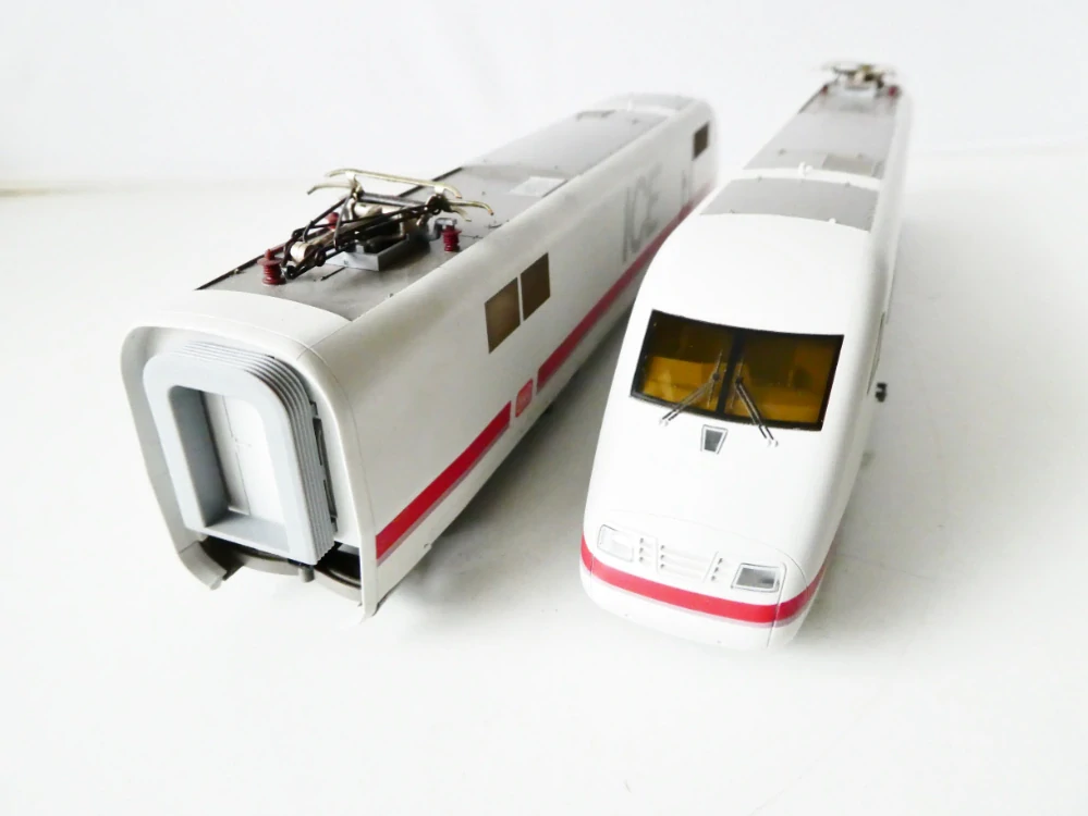 H0 Fleischmann 4440 Elektrická souprava ICE BR 401 011-2/401 511-1 DB OSVĚTLENÁ PĚKNÝ STAV