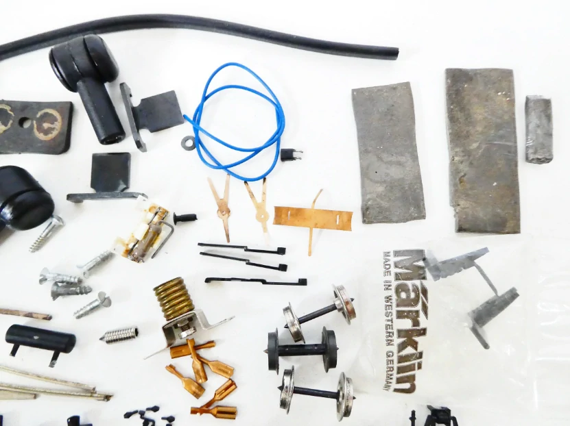 H0 MIX SET Náhradní díly a příslušenství k modelové železnici - vše, co je na foto