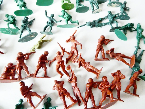 SET 59 ks Figurky - vojáci ( výška 2,5 cm) - vše, co je na foto