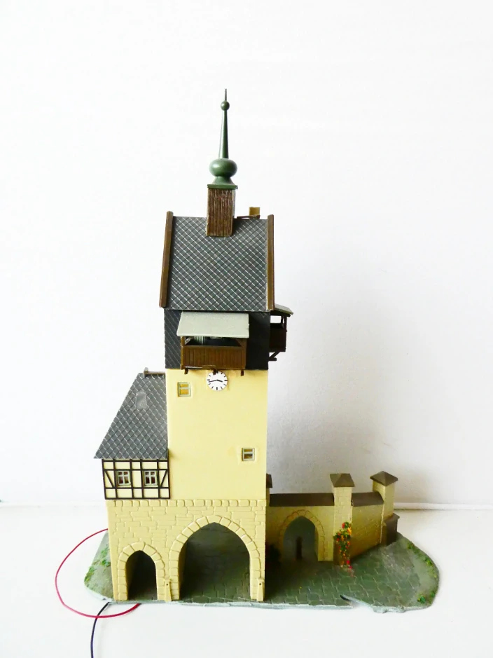 TT/H0 Městská brána s věží - s osvětlením PĚKNÝ STAV