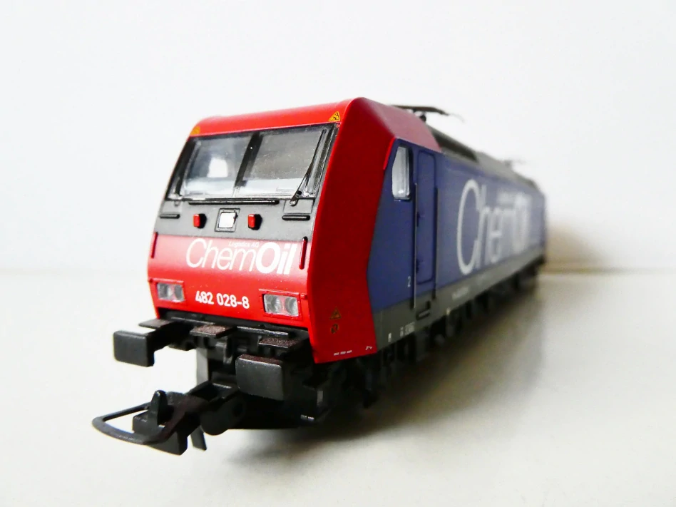 H0 PIKO Elektrická lokomotiva Re 482 028-8 ChemOil Logistics AG SBB CFF FFS Cargo (NA OPRAVU SBĚRAČŮ )