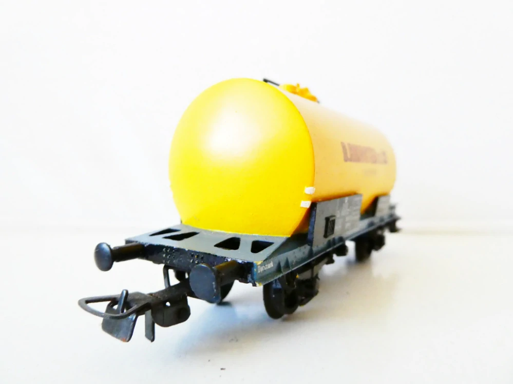H0 PIKO Cisternový vůz s budkou brzdaře B.RINGSTED & CO 502 721 DSB NA SERVIS (odlepené budka - přiložena)