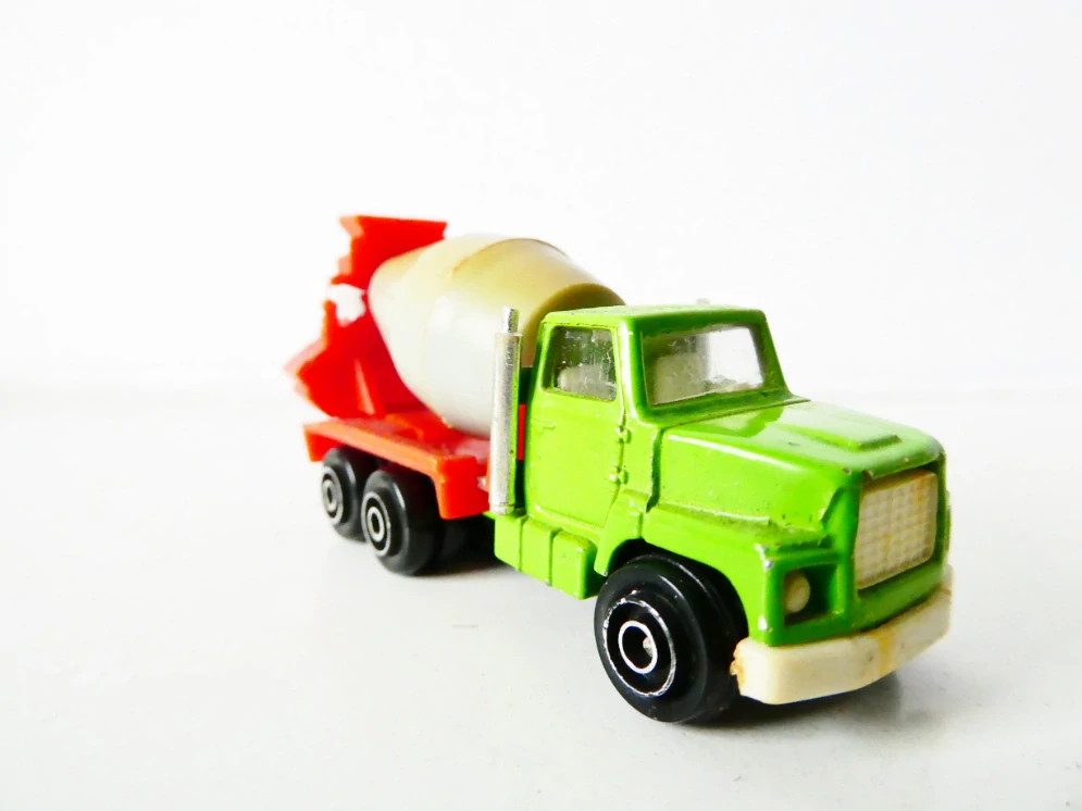 Nákladní automobil - cement míchačka