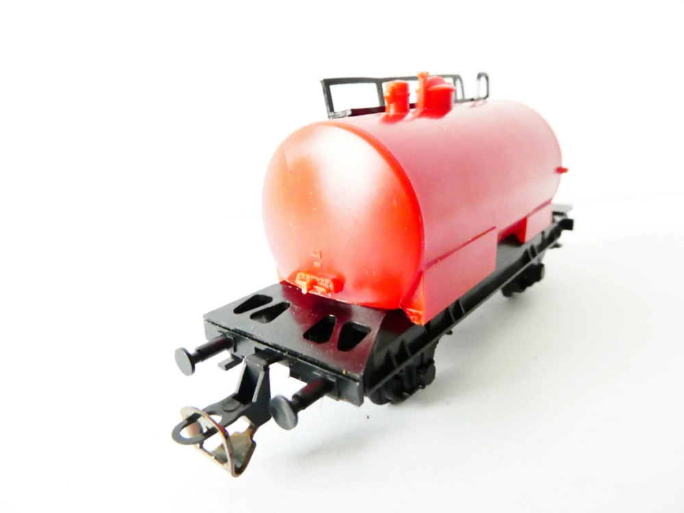 TT BTTB Cisternový vůz červený TOP STAV NEPOUŽITÝ