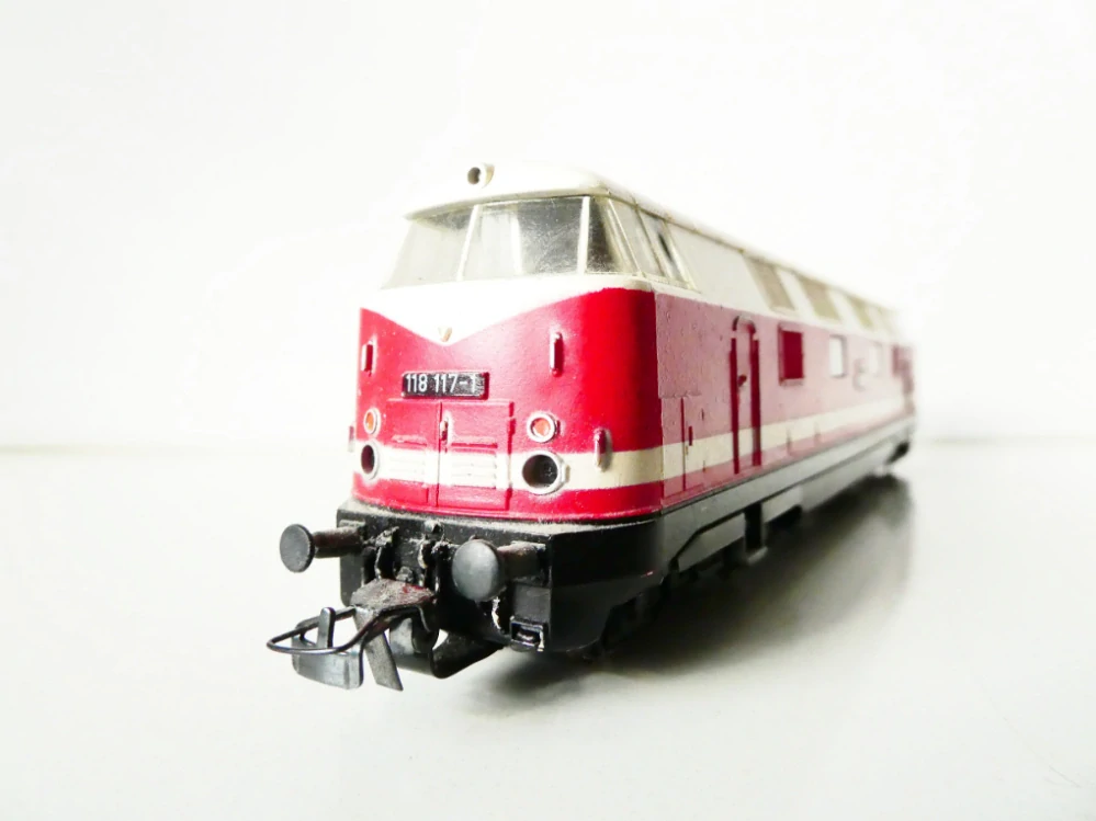 H0 GÜTZOLD Dieselová lokomotiva BR 118 117 - 1 DR