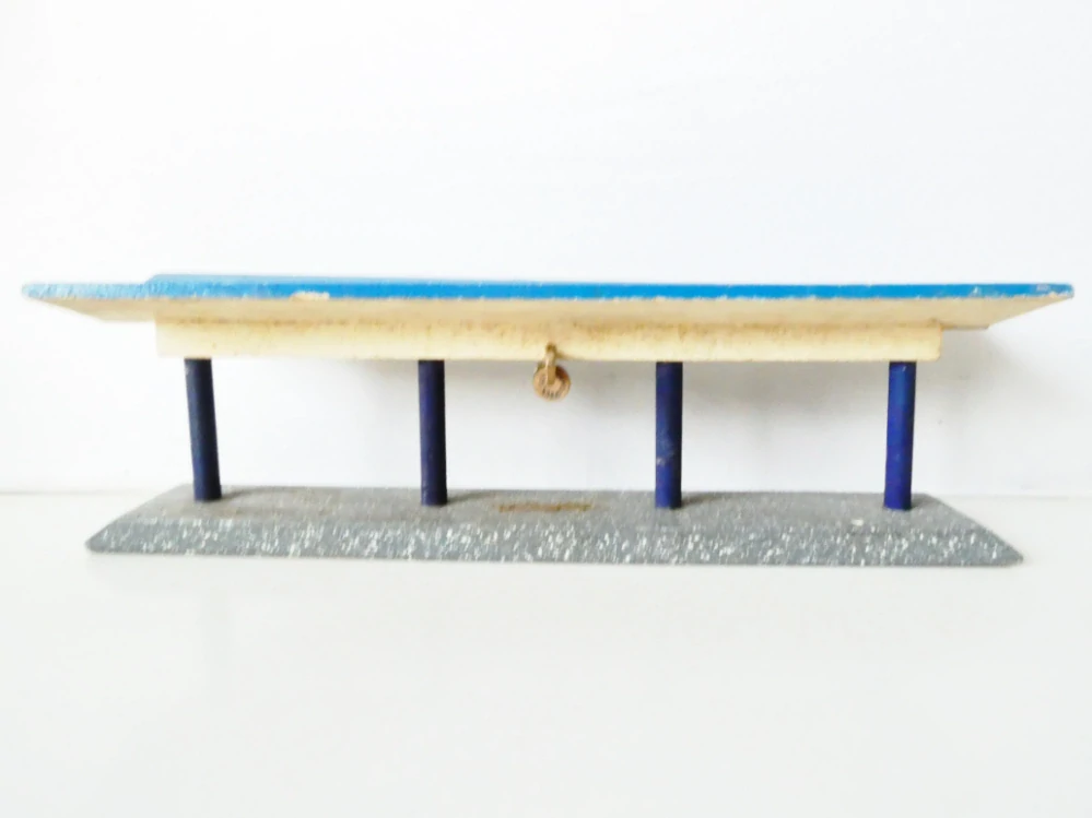 H0 Velké nástupiště s hodinami - dřevo