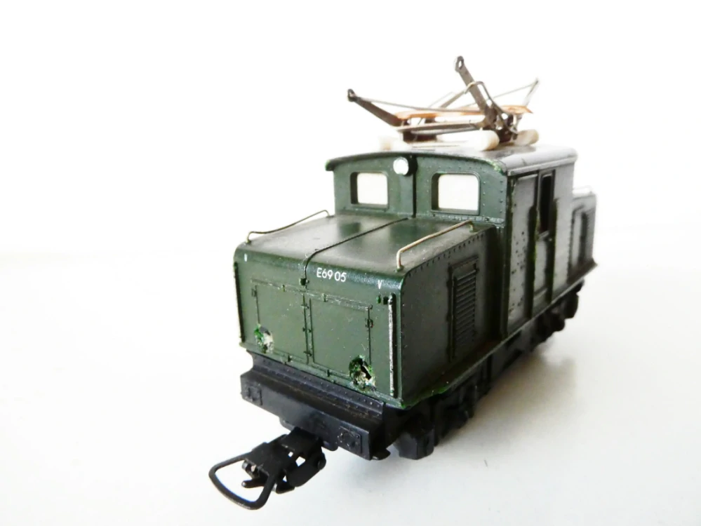 H0 PIKO Elektrická lokomotiva E69 05 DR