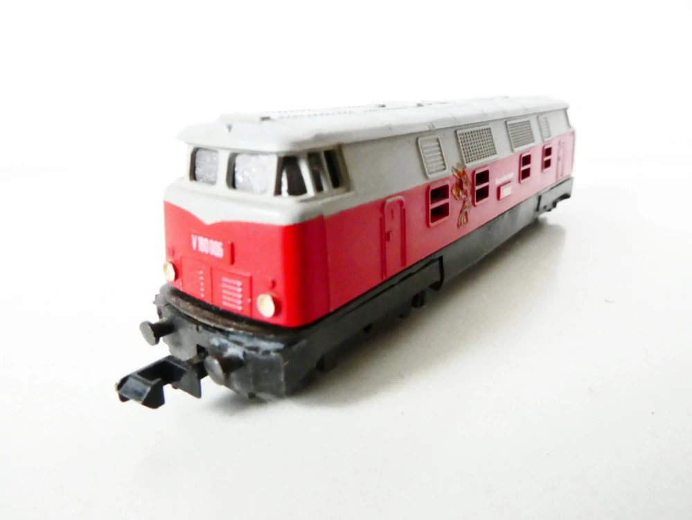 N PIKO Dieselová lokomotiva V 180 006 DR 