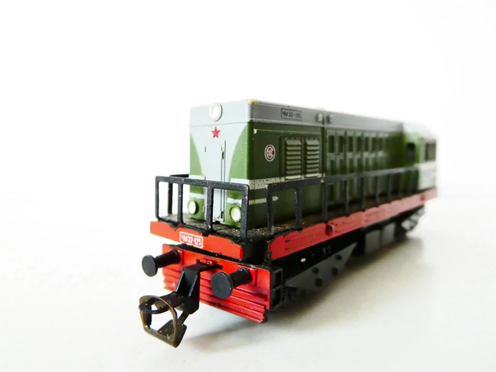 TT BTTB Dieselová lokomotiva ЧM32-125 CCCP NA OPRAVU (MOTOR FUNKČNÍ, NEJEDE)
