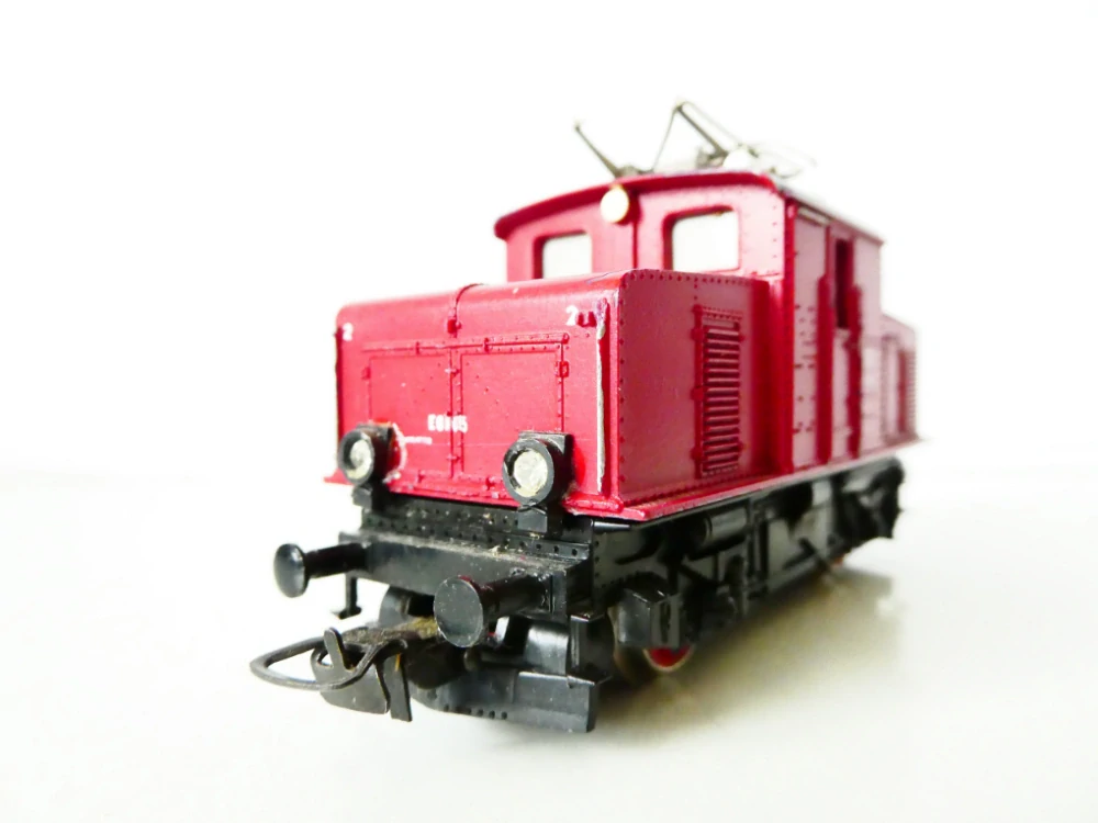 H0 PIKO Elektrická lokomotiva E69 05 DB červená PĚKNÝ STAV