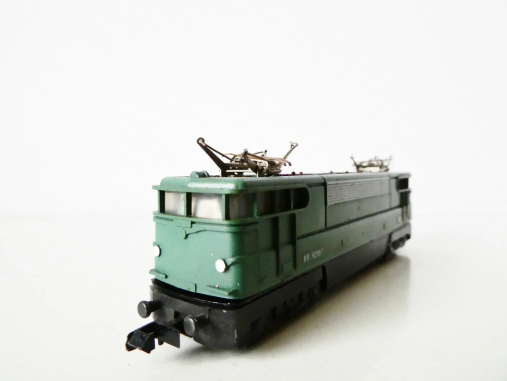 N PIKO Elektrická lokomotiva BB 9210 SNCF NA SERVIS (motor funkční)