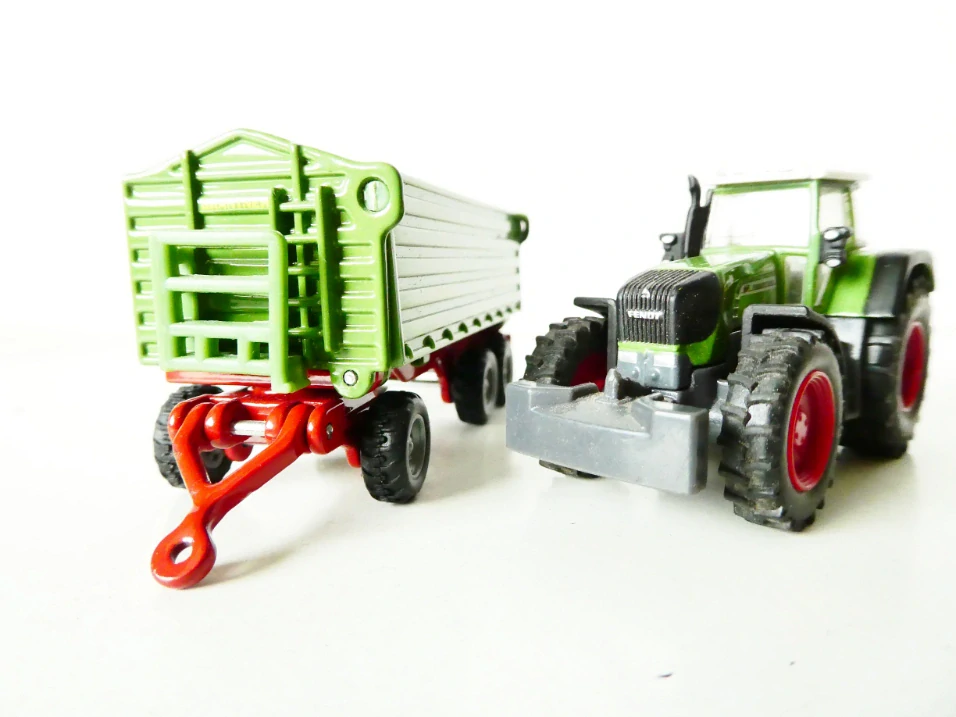 H0 SIKU 1845 Traktor zelený s valníkem TOP STAV
