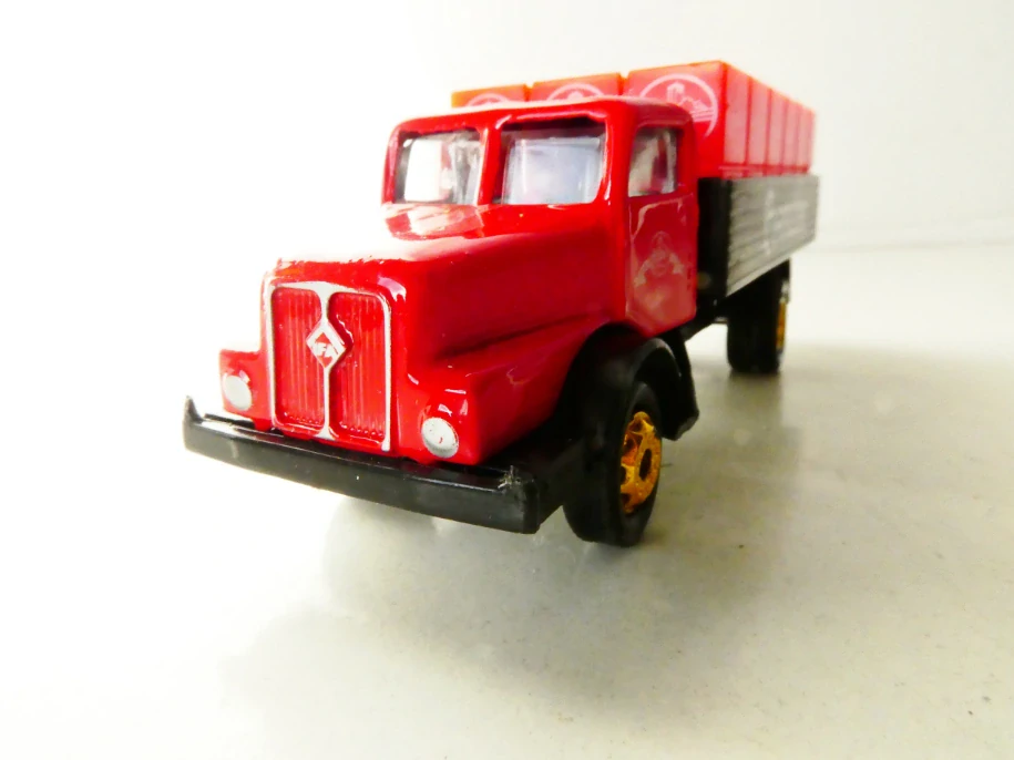 H0 Nákladní automobil Eisenacher - valník s nákladem