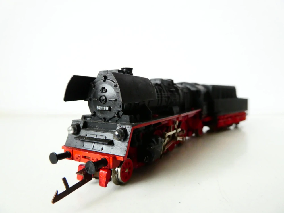 TT ZEUKE Parní lokomotiva BR 35 1111 DR s tendrem OSVĚTLENÁ (jede pomaleji)