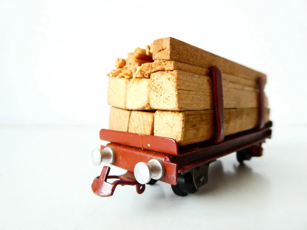 H0 PIKO EXPRESS Plošinový vůz s nákladem dřeva ANTIK