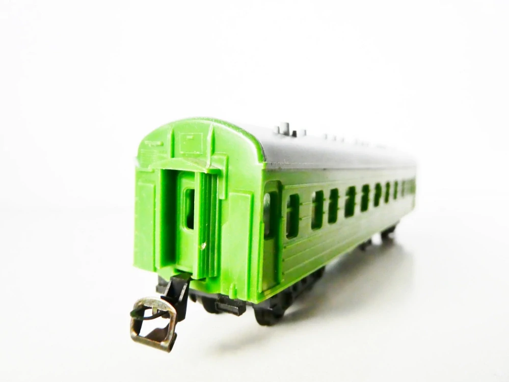 TT BTTB Osobní vůz zelený 4-osý bez značení kratší verze PĚKNÝ STAV 