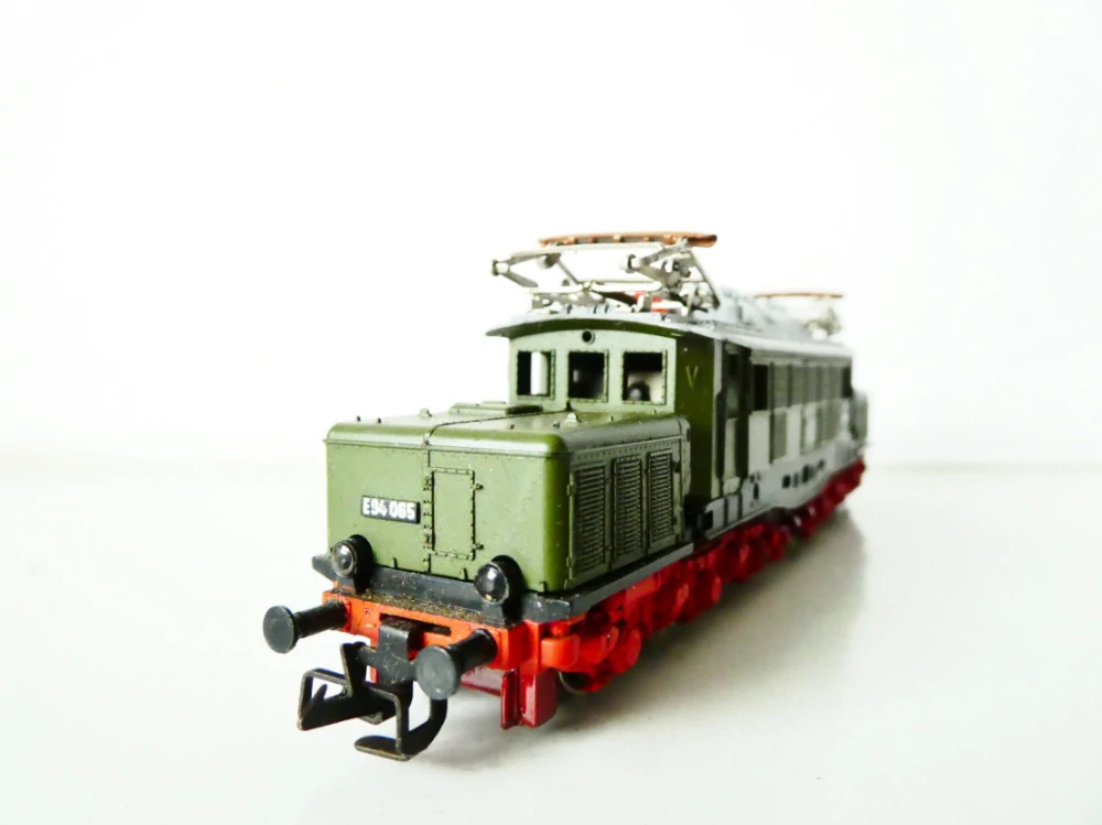 TT ZEUKE Elektrická lokomotiva E 94 065 DR PĚKNÝ STAV