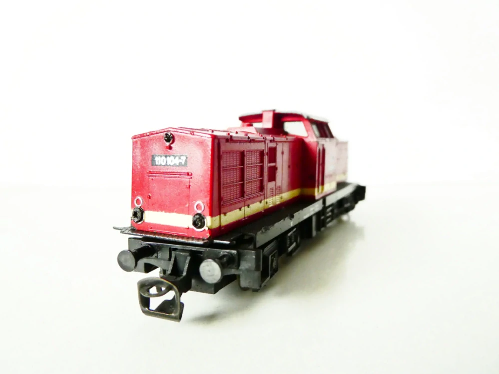TT BTTB Dieselová lokomotiva BR 110 104-7 DR OSVĚTLENÁ PĚKNÝ STAV