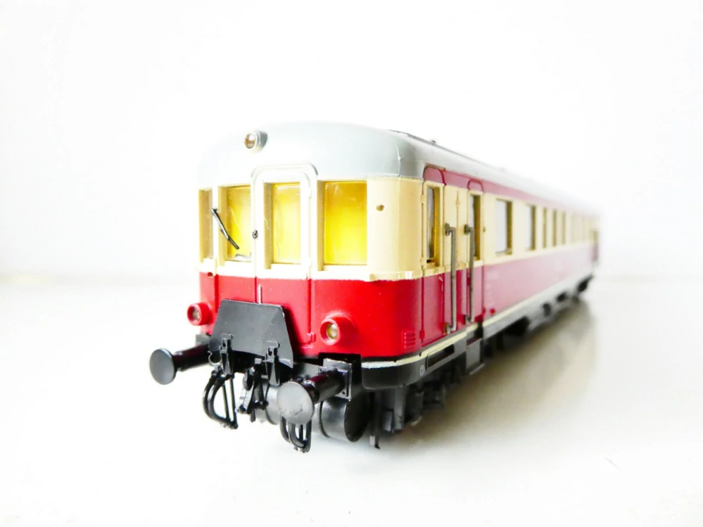 H0 PIKO Motorový vůz BR 185 004-9 k motorové soupravě DR NA OPRAVU (SVÍTÍ, MOTOR VRČÍ, LOKOMOTIVA NEJEDE) - vizuelně pěkný stav