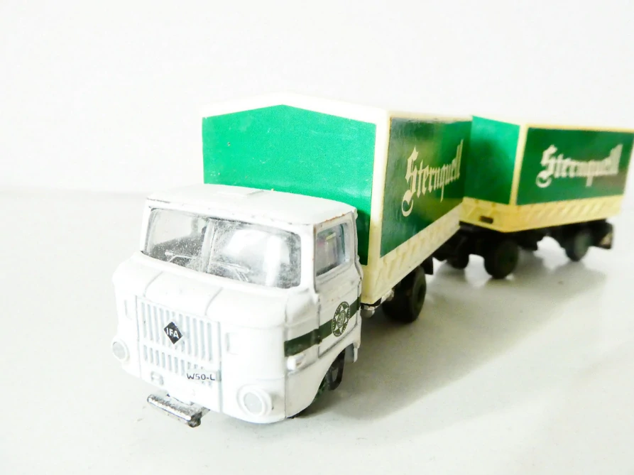 H0 Grell Nákladní automobil IFA Sternquell s přívěsem 
