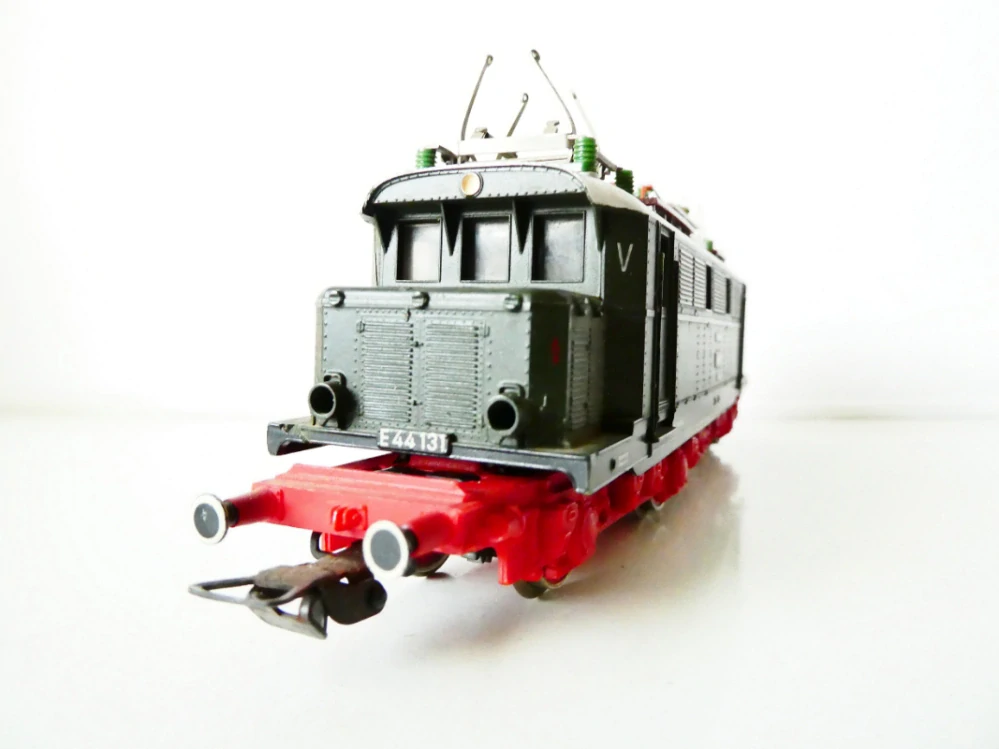 H0 PIKO Torzo Elektrická lokomotiva E44 131 DR NA NÁHRADNÍ DÍLY