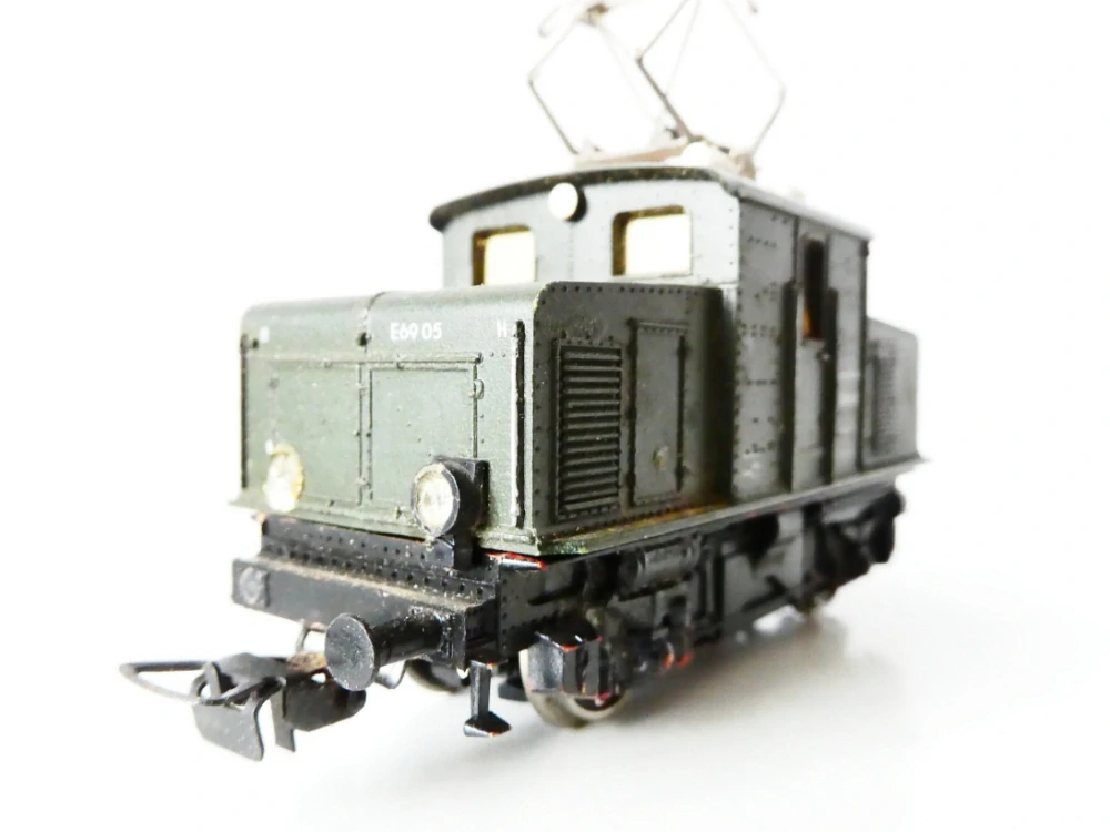 H0 PIKO Torzo Elektrická lokomotiva E69 05 DR NA NÁHRADNÍ DÍLY (nejede)