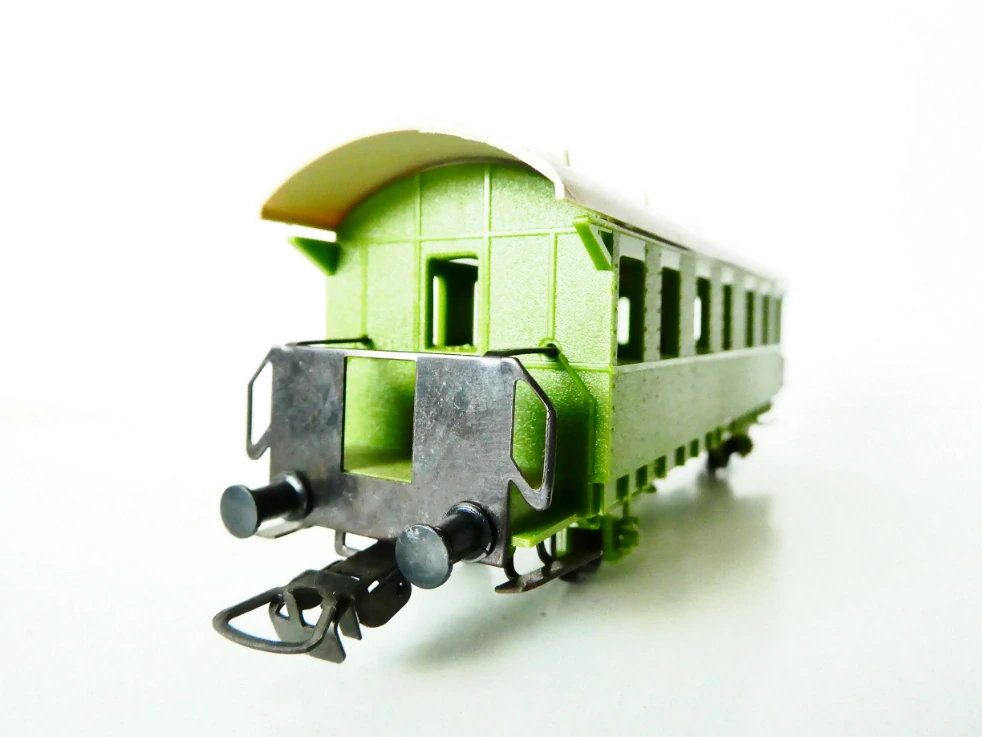 H0 PIKO Osobní vůz 340-328 zelený