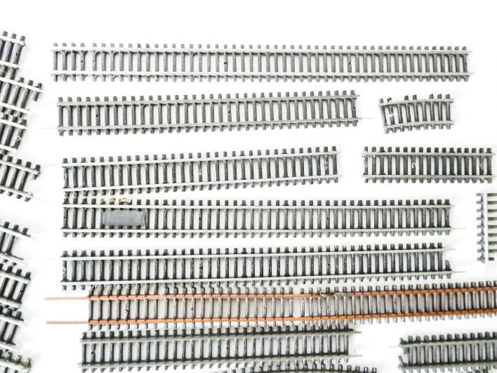 TT BTTB/ZEUKE MIX SET 30 ks Koleje s mírným opotřebením či menším poškozením pražců - vše, co je na foto