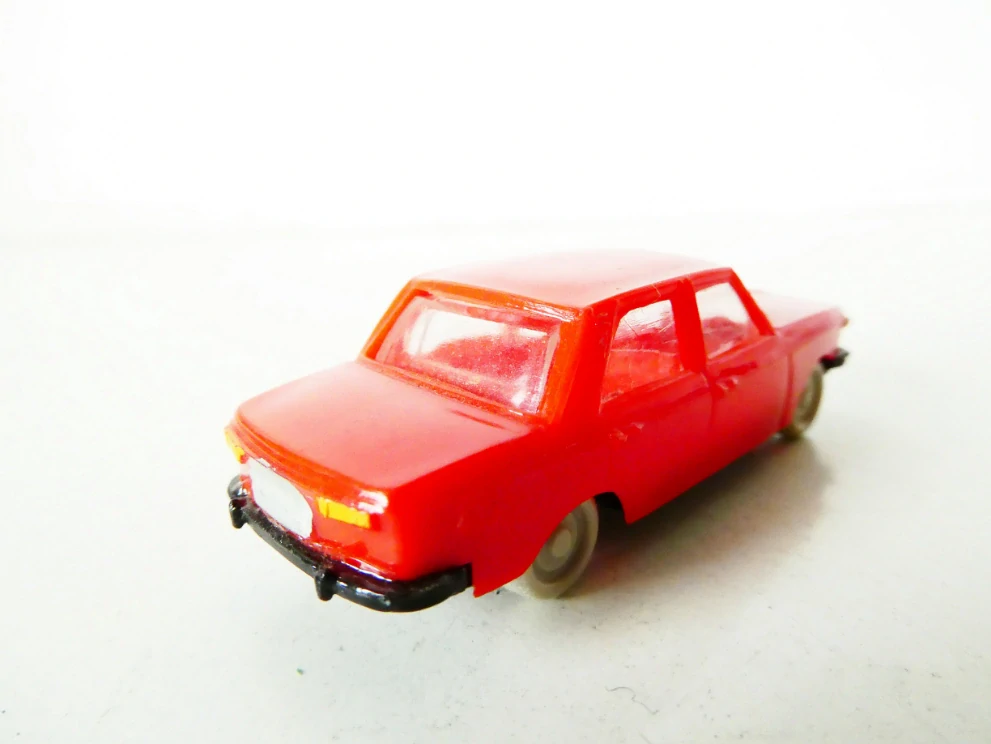 H0 Osobní automobil Wartburg 353 červený PĚKNÝ STAV