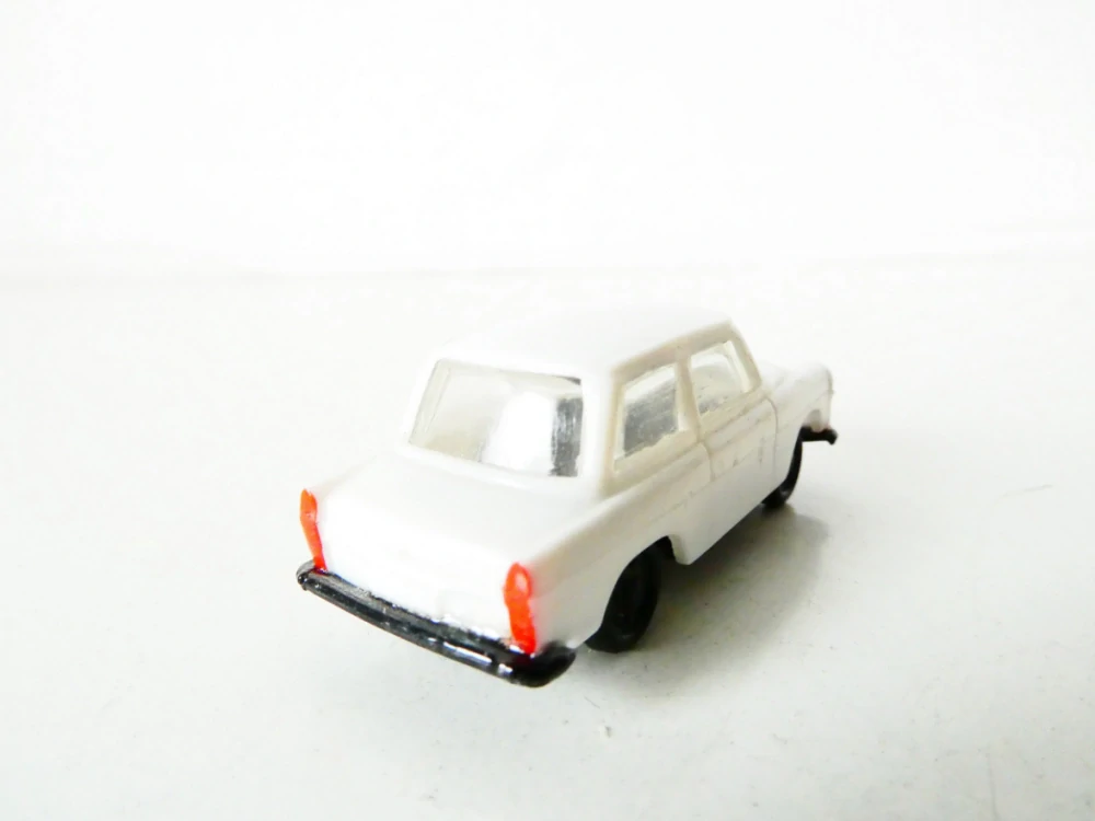 H0 Osobní automobil Trabant 601 bílý PĚKNÝ STAV