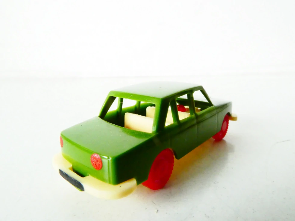 H0 Osobní automobil Wartburg zelený