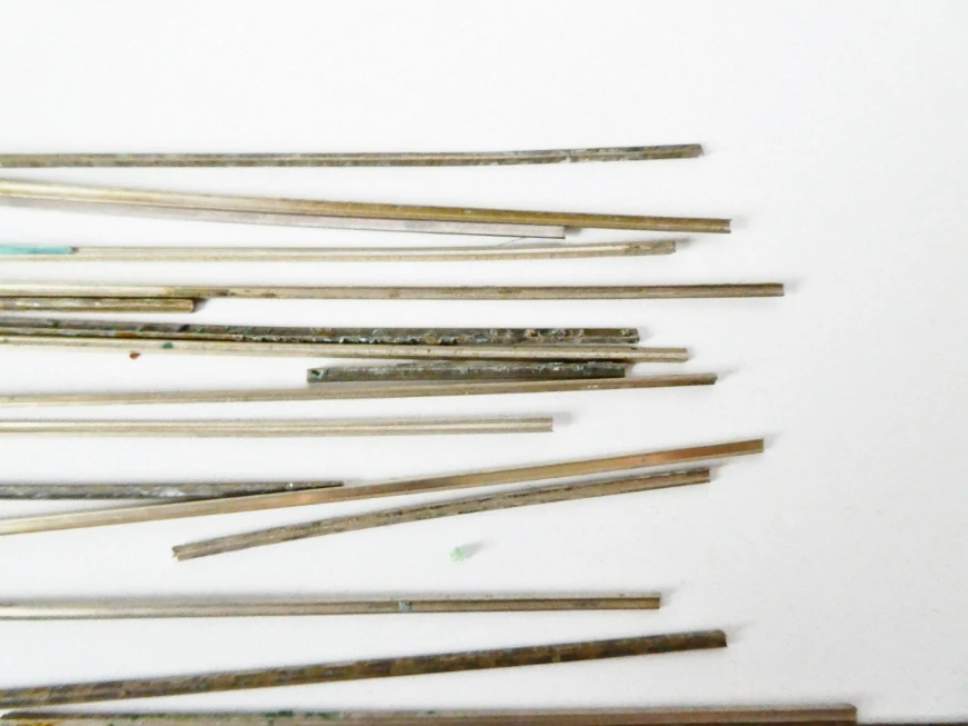 MIX SET 28 ks Kovové profily - vše, co je na foto (nejdelší cca 20 cm)