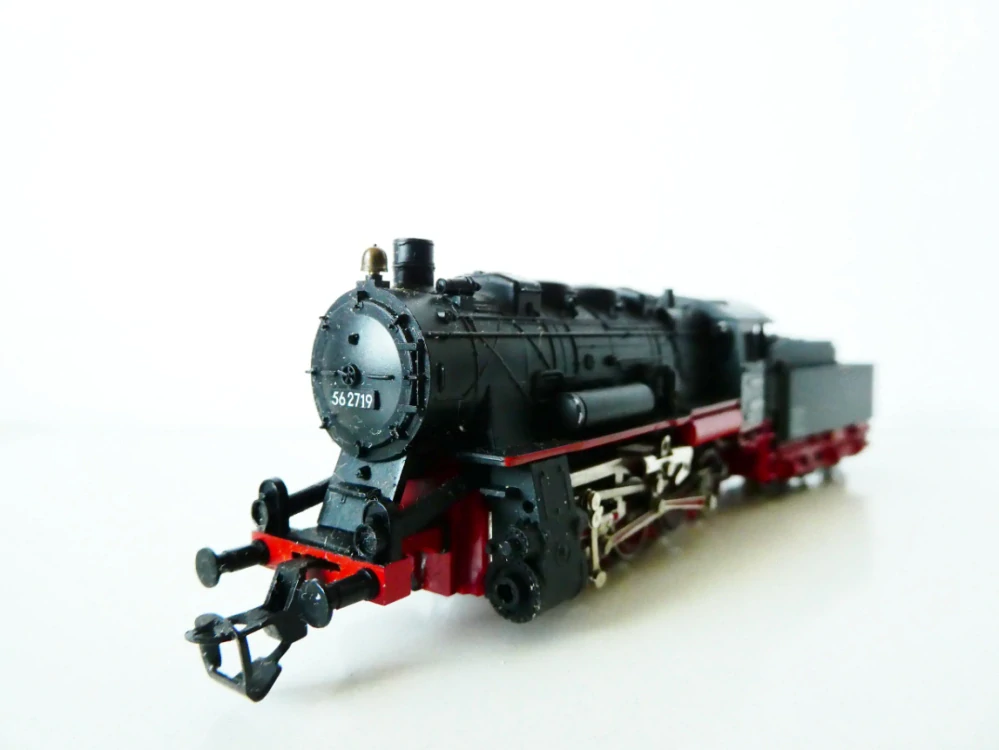 TT BTTB Parní lokomotiva BR 56 2719 DR s tendrem (chybí přední náprava, JEDE PERFEKTNĚ)