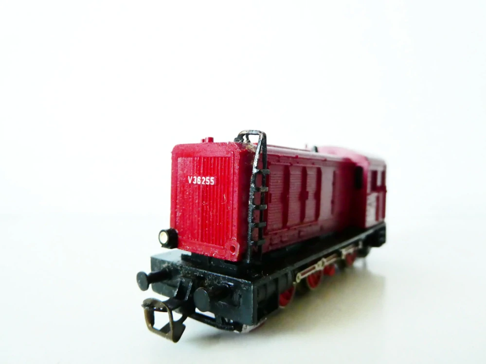 TT BTTB Dieselová lokomotiva V 36 255 DB červená