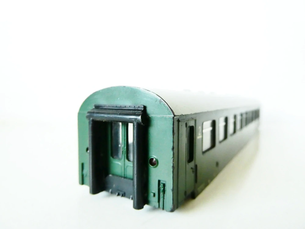 H0 PIKO Náhradní kastle osobního vozu 57 50 28-15 110-9 DR s vnitřním osvětlením