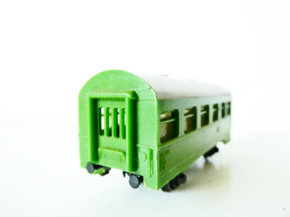 TT BTTB Osobní vůz zelený bez značení