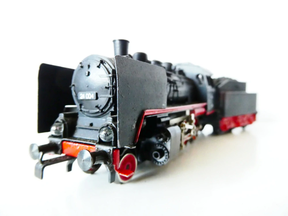 H0 GÜTZOLD Parní lokomotiva BR 24 002 DR OSVĚTLENÁ TOP STAV