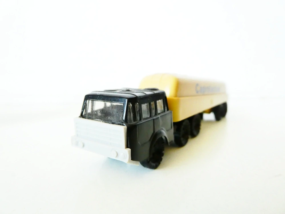 TT Nákladní automobil TATRA 813 66 s cisternou Caprolactam TOP STAV NEPOUŽITÝ v orig. krabičce