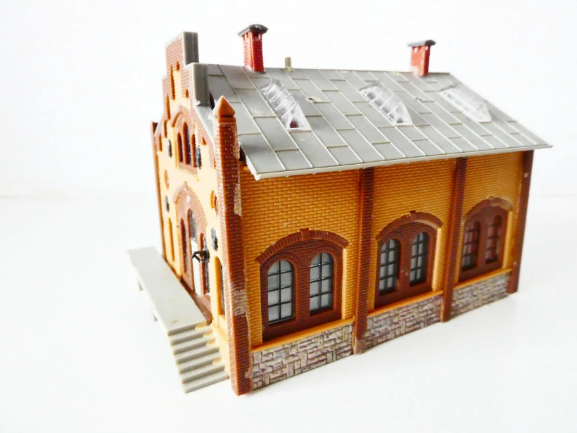N/TT Fabrika - sklad s rampou