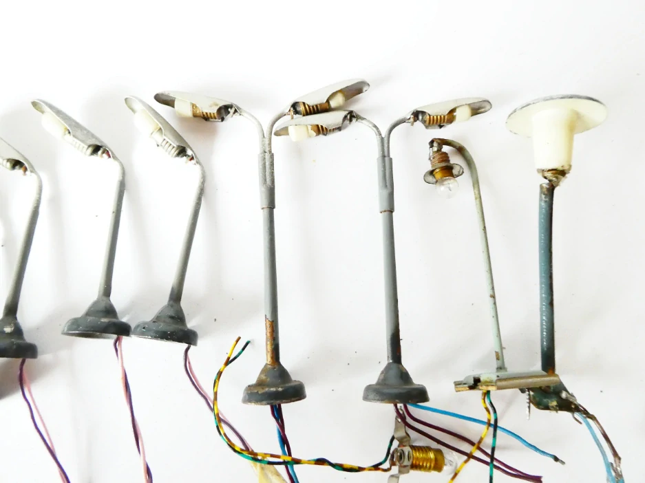 H0 SET 9 ks Pouliční lampa elektrická (6 - 10,5 cm cm)