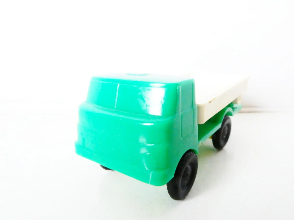 H0 Nákladní automobil valník zelený s bílou korbou