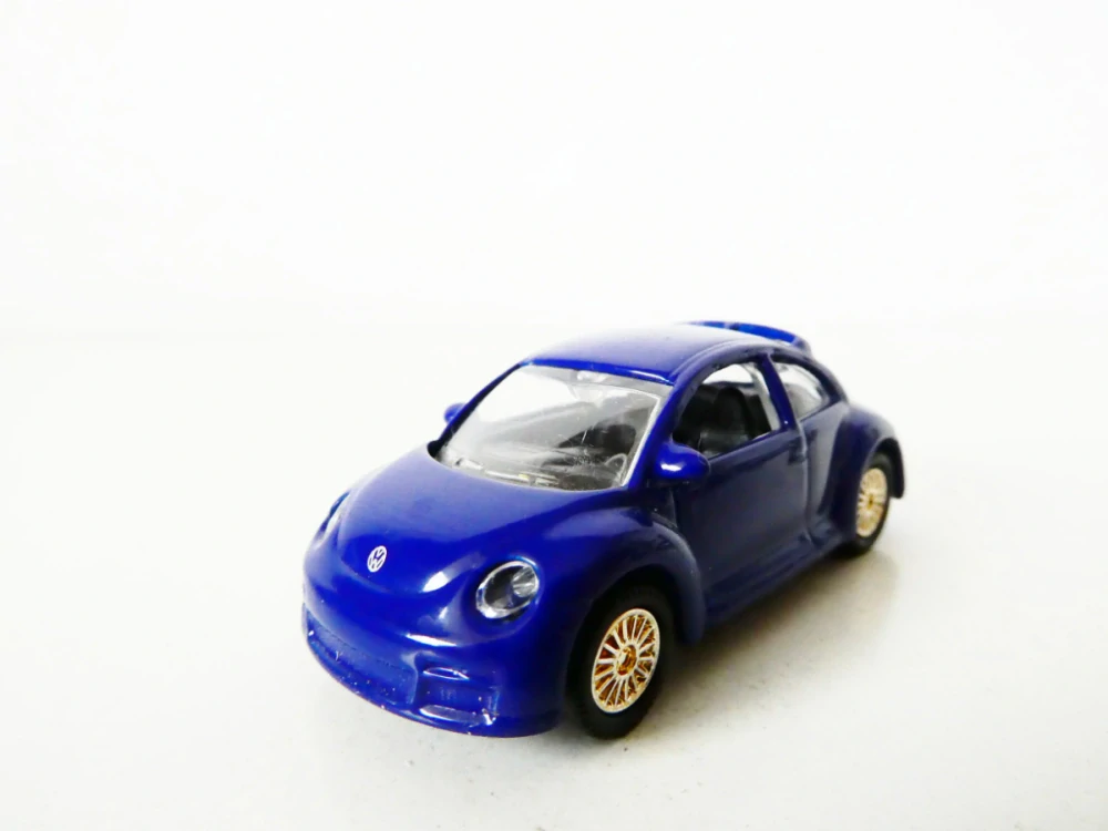 H0 Osobní automobil VW New Beattle TOP STAV