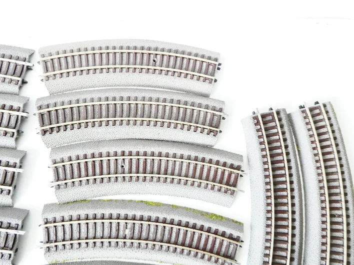 H0 ROCO 42522- SET 14 ks - Oblouková kolej R4 - R2 - 358 mm / 30° s imitací štěrku TOP STAV
