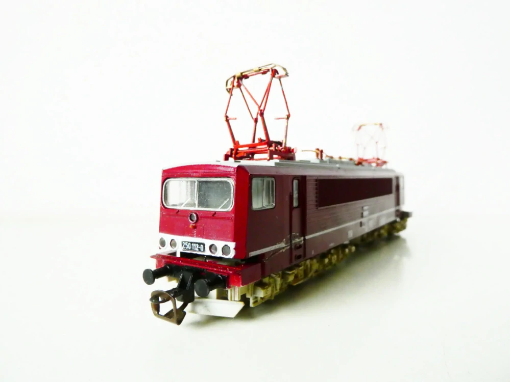 TT BTTB Elektrická lokomotiva BR 250 112-0 DR NA OPRAVU NEBO NÁHRADNÍ DÍLY (NEJEDE)