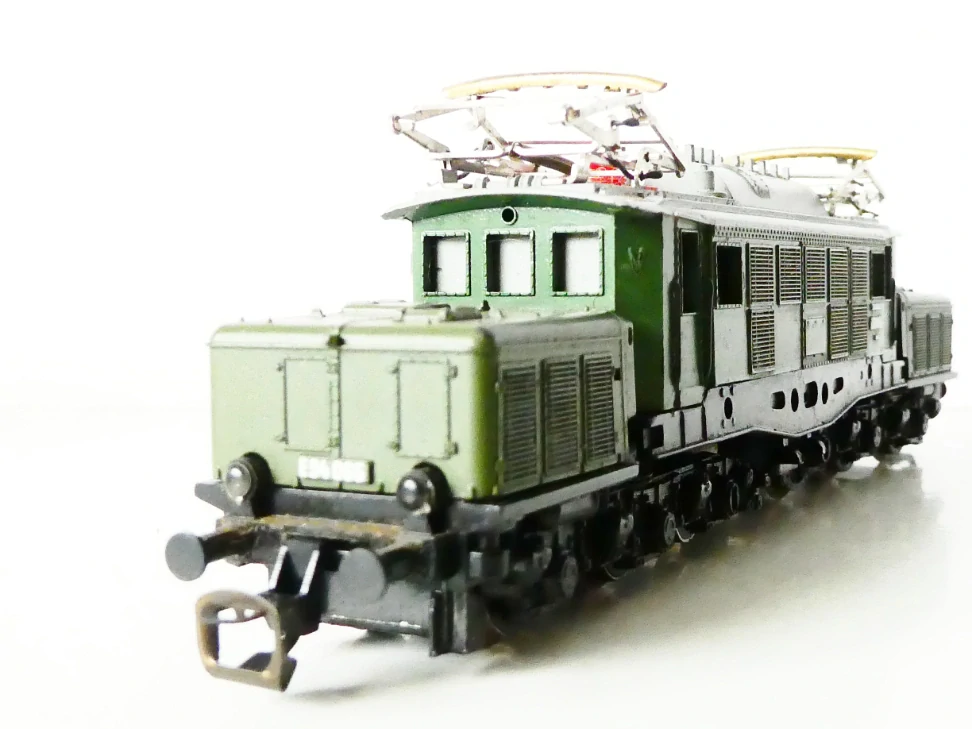 TT BTTB Elektrická lokomotiva BR 254 065-6 DR OSVĚTLENÁ (NA OPRAVU - NA KOLEJÍCH PROKLUZUJE A NEJEDE, SVÍTÍ)