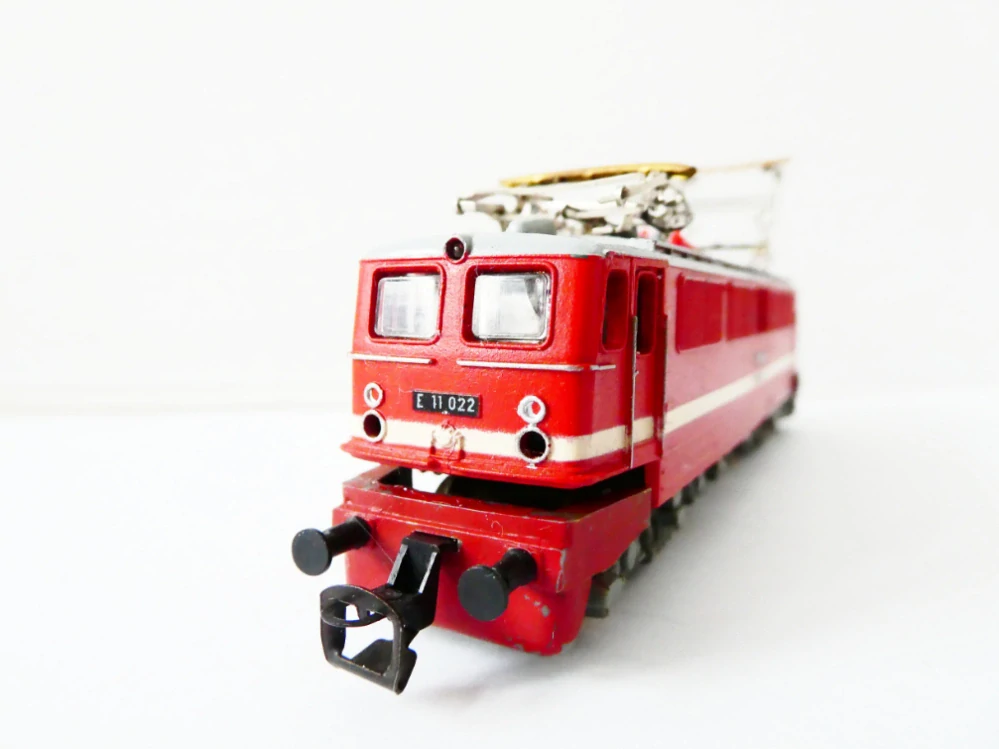 TT BTTB GÜTZOLD Elektrická lokomotiva E 11 022 DR