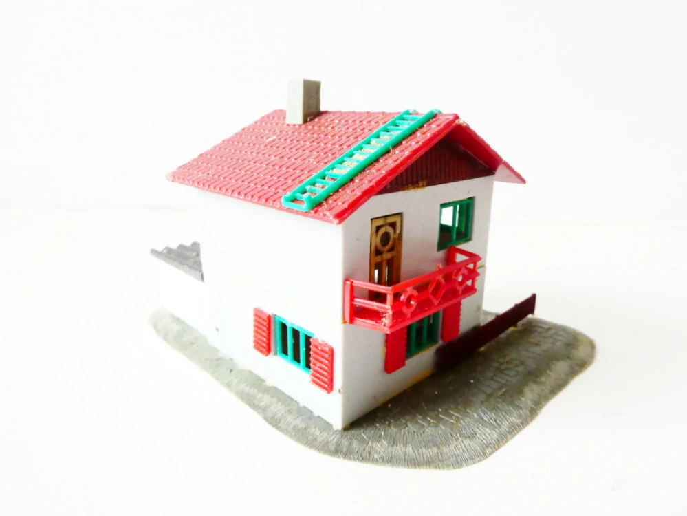 N Rodinný dům s dlažbou a garáží