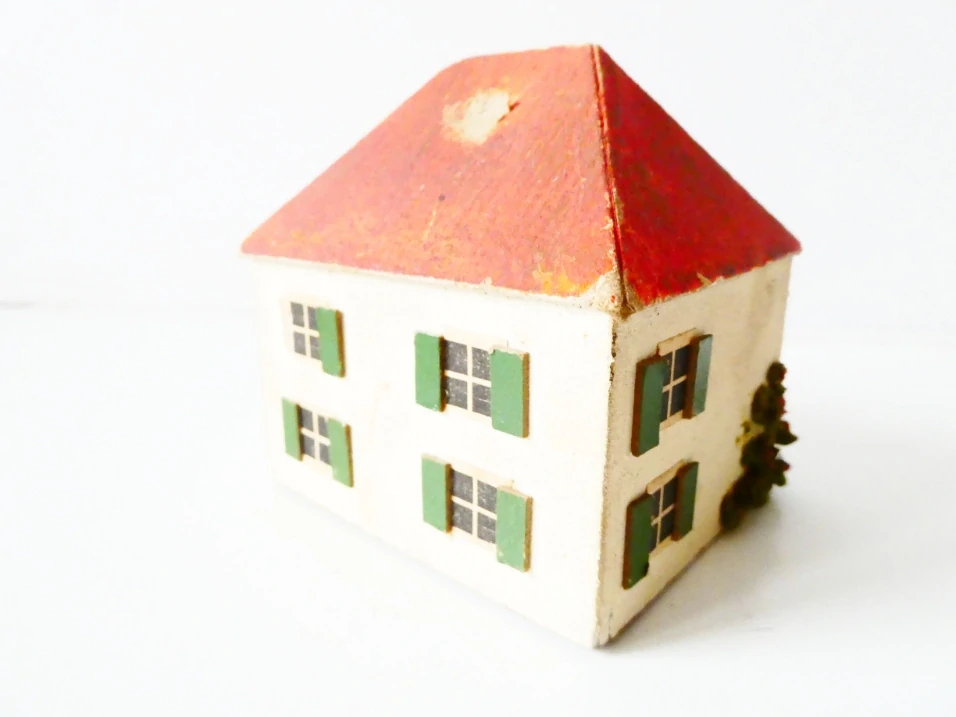 TT OWO MODELLE Rodinný dům (kasička)