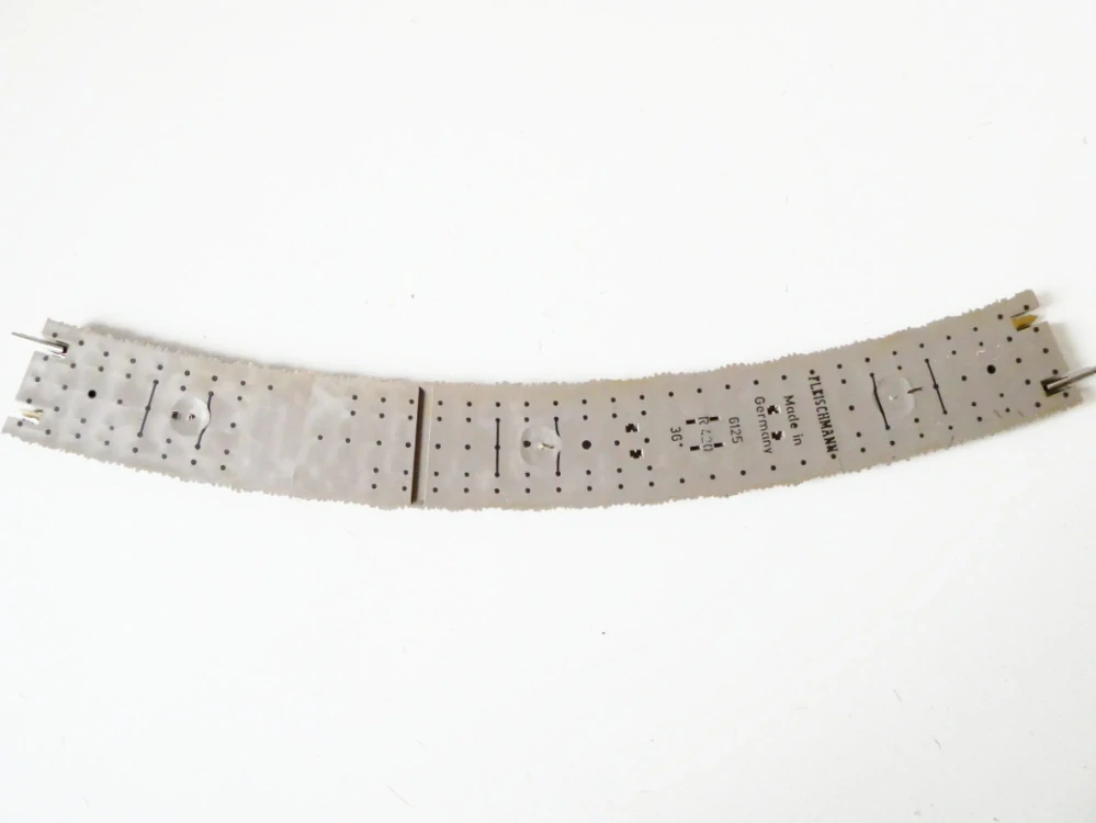 H0 Fleischmann 6125 Kolej oblouková  R2=420 mm, 36° - 8 ks v originálním balení TOP STAV NEPOUŽITÉ